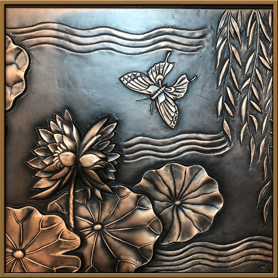Vase chinois traditionnel vintage en cuivre représentant un lotus endormi
