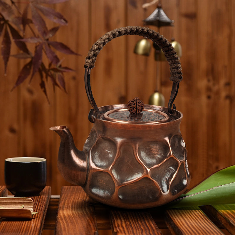 Tetera de cobre con asa cóncava de 0,5 l hecha a mano, tetera con asa pequeña exquisita, tetera con forma de cráter de meteorito, estilo chino vintage